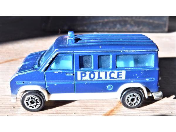 Majorette Ford E 350 politie bus 1