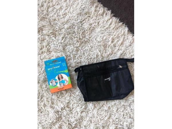 en nieuw zwarte toillet tas met rits