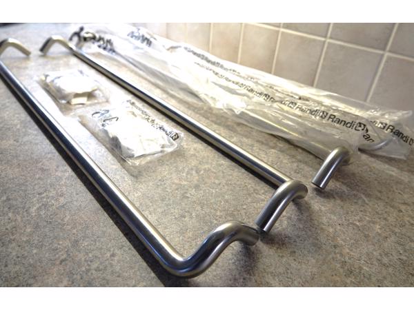 Nieuw 2 pr. RANDI rvs verkropte deurgrepen