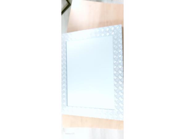 Moderne spiegel zo goed als nieuw