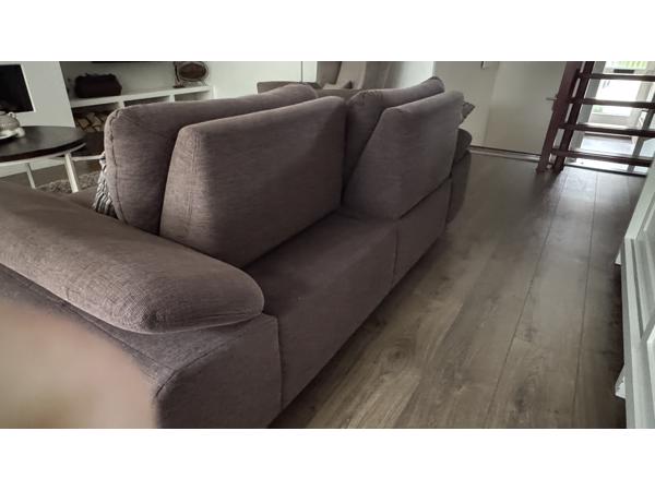 Mooie uitschuifbare 2-Zits bank