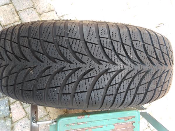 winterbanden 195/65 R15 met velgen met 5 boutgaten