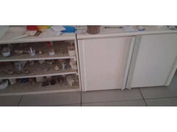 Gez gratis dressoir v iemand uit Den-haag liefst zuid