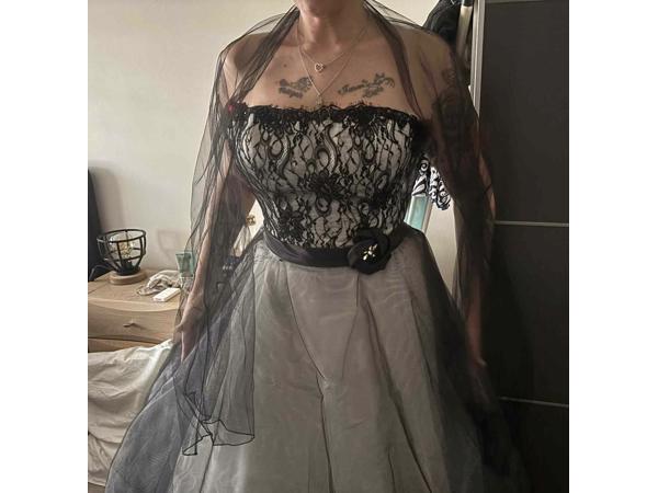 zwart/witte trouwjurk maat 38/40