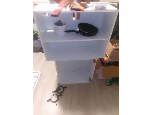 3 keukenkasten 1 met deur