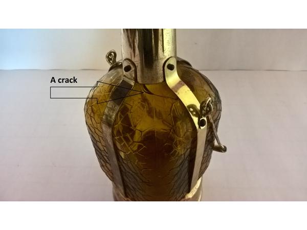 Antieke koperen metalen fles met speeldoos vintage jaren 60