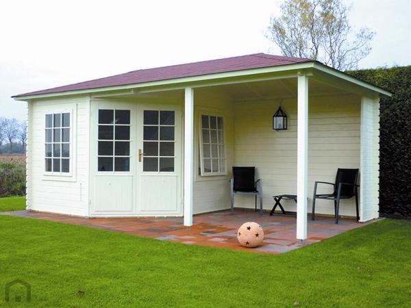 Blokhut 3555Z met overkapping.