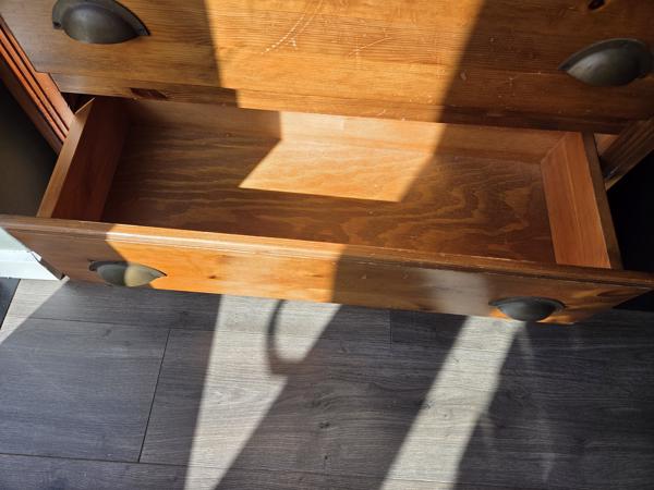 Dressoir, vitrinekast en salontafel