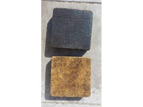 Gele en lichtblauwe tuinbestrating