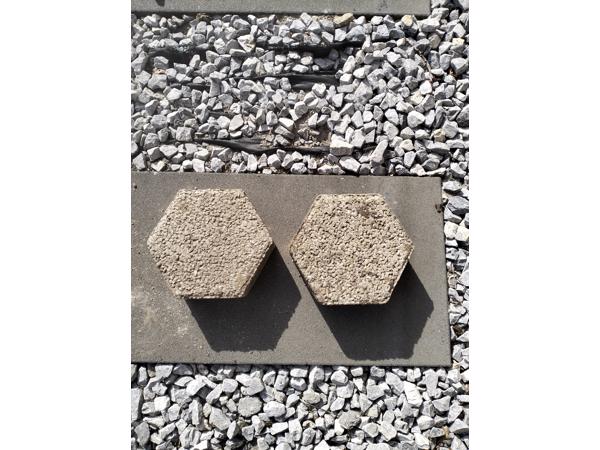 Zeshoekige tegels 24x21x8 ongeveer 100 stuks