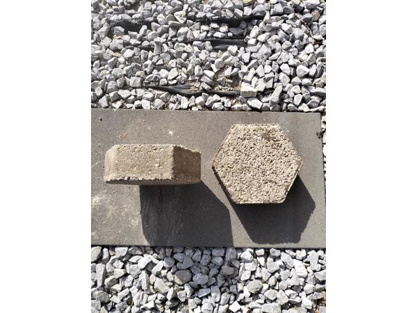 Zeshoekige tegels 24x21x8 ongeveer 100 stuks