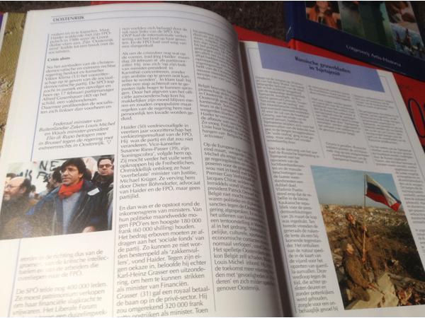 Jaarboeken (16stuks ) van 1988 tot 2003 in het Nederlands