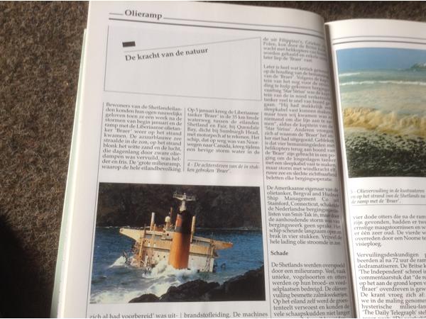 Jaarboeken (16stuks ) van 1988 tot 2003 in het Nederlands