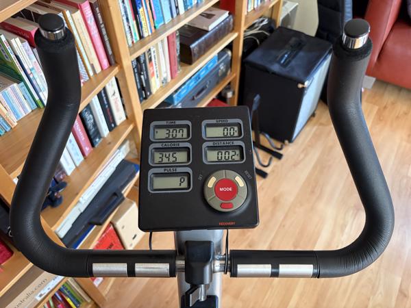 Hometrainer met magnetische weerstand
