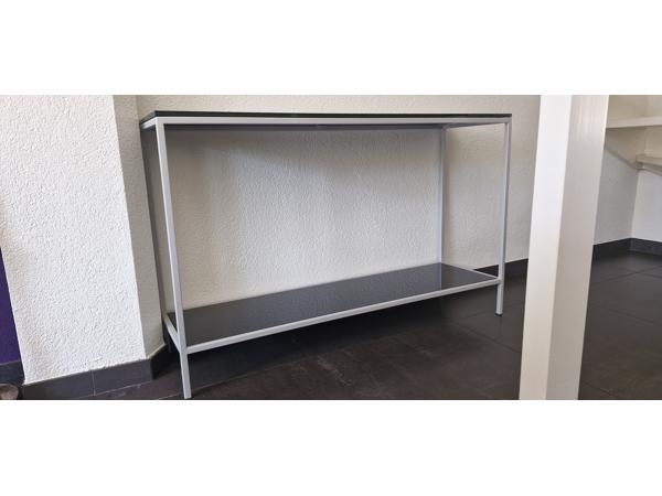 Moderne salontafel en sidetable