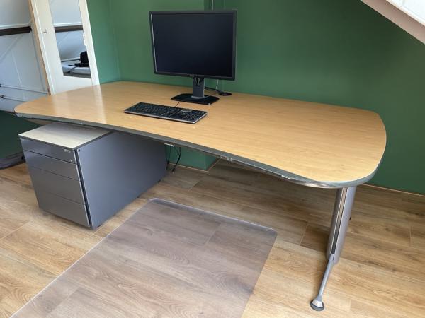 Bureau 200x95cm in hoogte verstelbaar