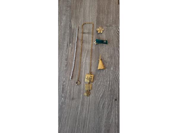 Lotje sieraden te koop vraagprijs 75 euro