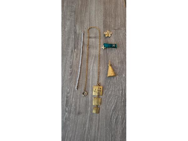 Lotje sieraden te koop vraagprijs 75 euro