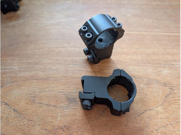 Dempers, Kijkertje en geweerriem.