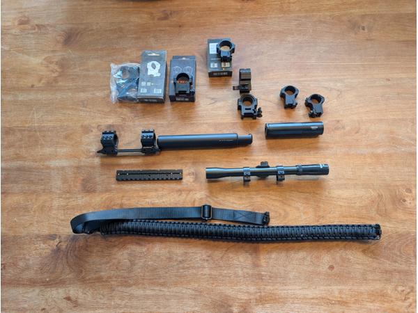 Dempers, Kijkertje en geweerriem.