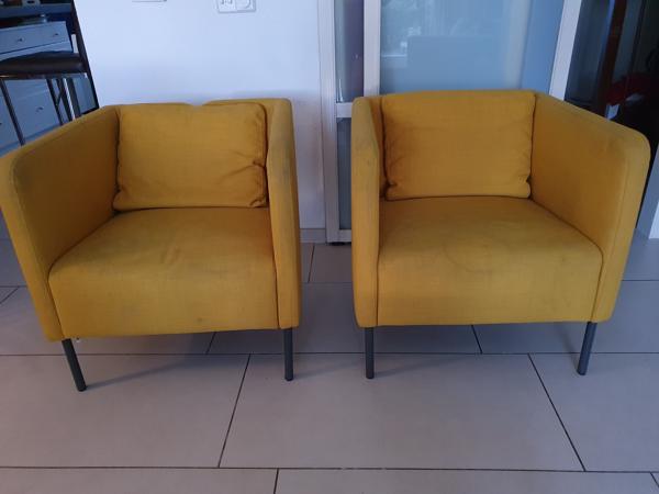 Twee gele fauteuilles